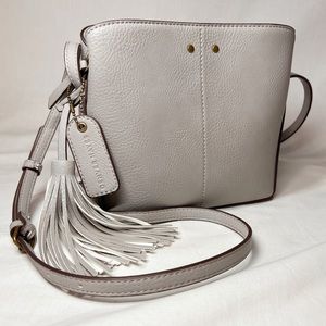 NWOT Denver Hayes Adjustable Crossbody Tassel Purse Multi Pocket Bag